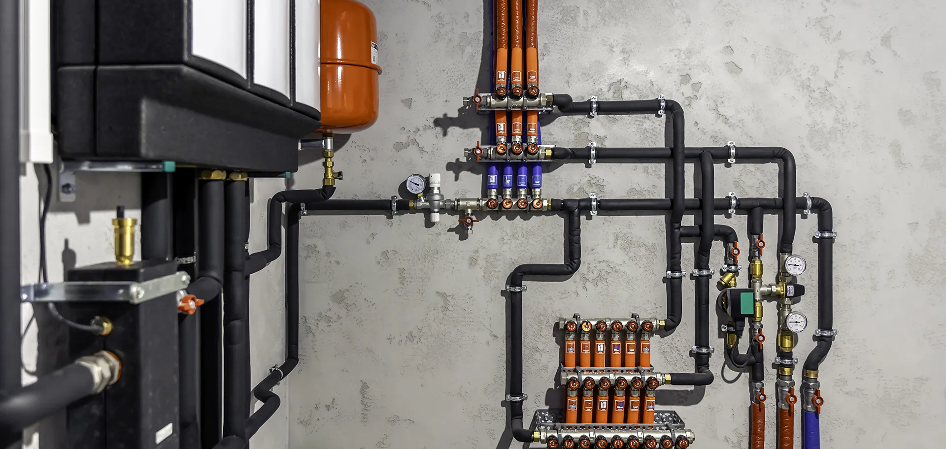 Instalación de sistema de aerotermia sustituyendo caldera de gasoil en casa unifamiliar para mejorar eficiencia energética